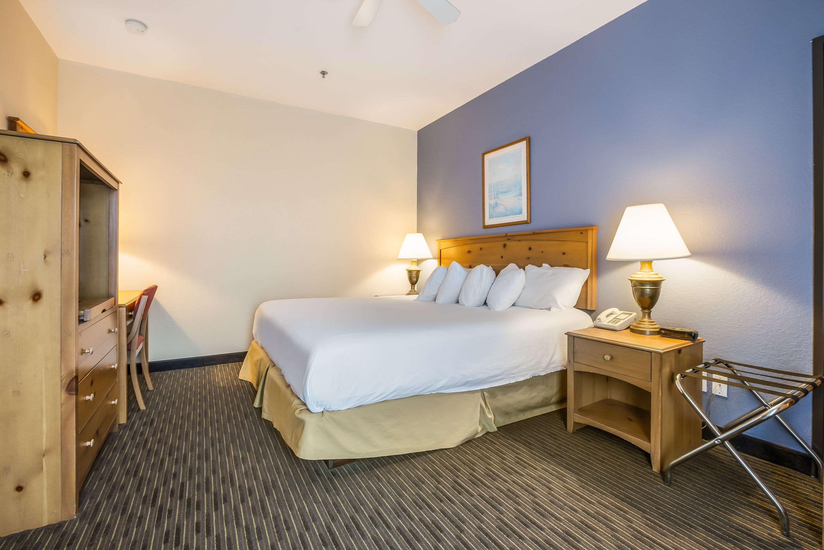 Days Inn By Wyndham Mackinaw City - Bridgeview Area Экстерьер фото