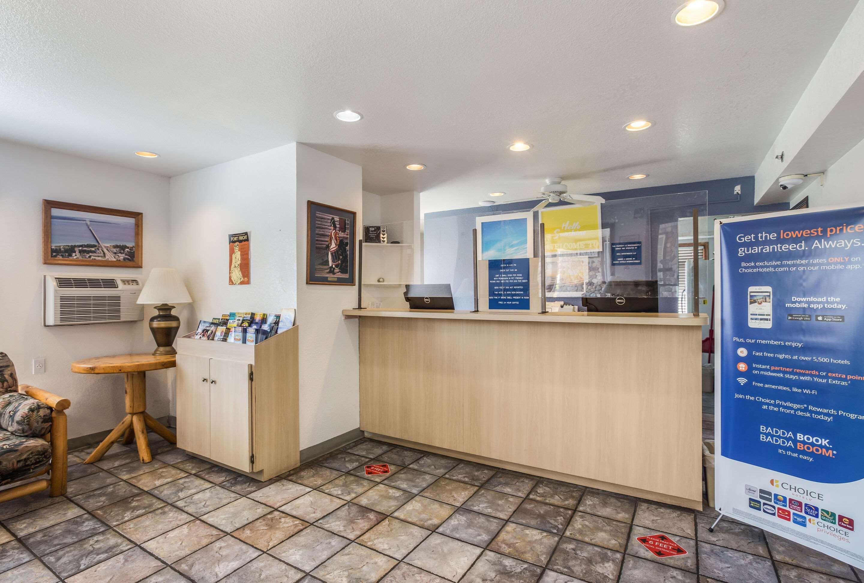 Days Inn By Wyndham Mackinaw City - Bridgeview Area Экстерьер фото